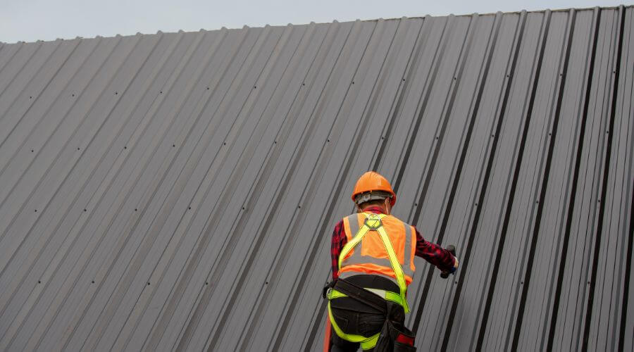 Professional gutter cleaning in Ludowici, GA